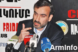 Ժիրայր Սէֆիլյանն արյունալի ողբերգությունը կանխելու համար, որպես լուծում, առաջարկում է հասնել այն վիճակին, որ մեր ժողովուրդն իր խաղաղ հավաքի իրավունքն իրացնելով, ֆիզիկապես լինի «կենդանի պատ-պատվար» ոստիկանության և ՊՊԾ գնդի տարածքի միջև