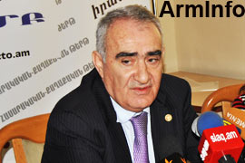 Հանրապետական. ՀԱԿ անդամները, ովքեր ավելի վաղ գտնվել են նախկին կառավարող ՀՀՇ կուսակցության կազմում, իշխանության են եկել միմիայն չուստերով, բայց արագ հարստացել են