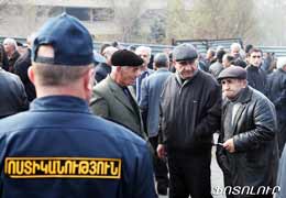 Former employees of Nairit protest in front of parliament demanding to reactivate plant
