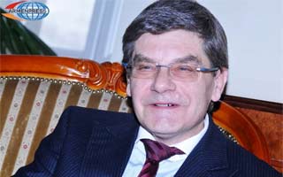 Ежи Новаковски: Польша с сожалением, но с пониманием приняла тот факт, что армянские танки будет модернизировать Россия