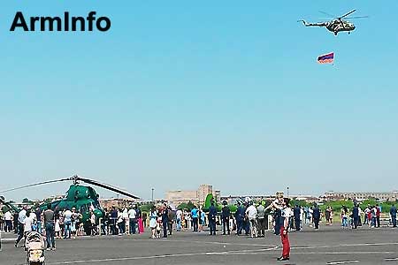 Тоноян: Армения придает важное значение приобретению и внедрению в Вооруженных силах многофункциональной авиации