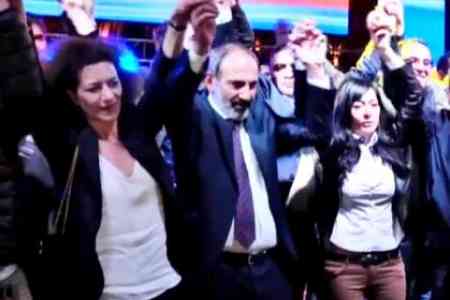 Nikol Pashinyan announced from May 2 a total strike, calling from  8:15 am to close all the streets and roads of the country, the  airport and the railway 