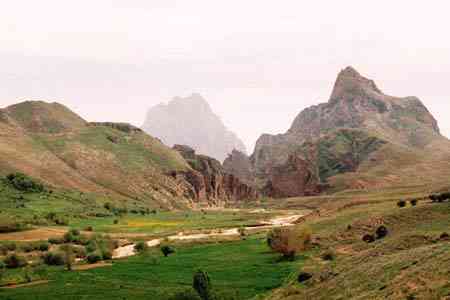 Zangakatun village residents of  Ararat region who suffered from  attacks from enemy, will receive state assistance