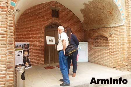 В Голубой Мечети проходит выставка работ иранского художника армянского происхождения Антуана Севругина