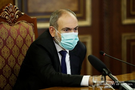 Никол Пашинян, находящийся в отпуске, в правительстве провел встречу с членами своей команды