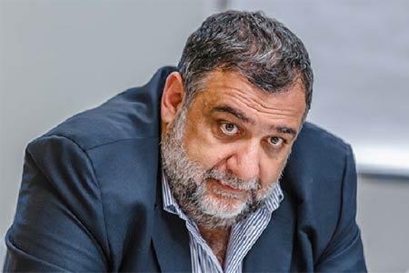 Ռուբեն Վարդանյանն Արցախի շուրջ ճգնաժամային իրավիճակի հանգուցալուծման երեք սցենար է տեսնում