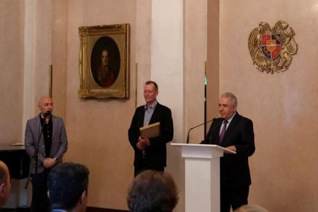 Музею <Мать-Армения> переданы личные вещи адмирала Исакова