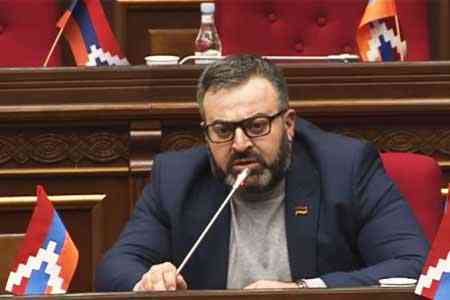 Депутат НС навестил в УИУ архиепископов Баграта Галстаняна и Микаэла Аджапахяна
