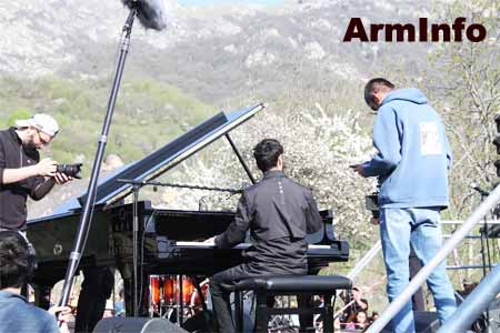 "Earth and Water -2" participants and pianist Tigran Hamasyan were  attacked in Aragatsotn