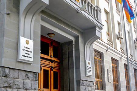 Прокуратура Армении пытается лишить права собственности арестованного архиепископа Баграта Галстаняна