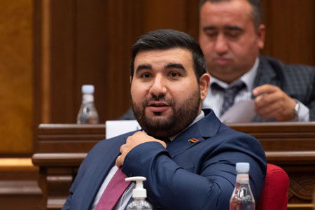 В Армении для участия в выборах хотят установить ценз резидентства - депутат НС