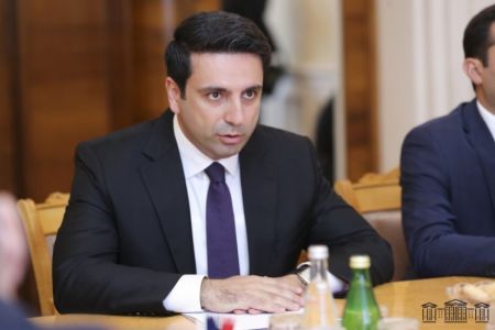 Спикер парламента и бельгийский парламентарий обсудили вопросы, касающиеся демократических реформ в Армении