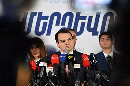 "Сильная Армения": Только Самвел Карапетян может принести перемены в Армению