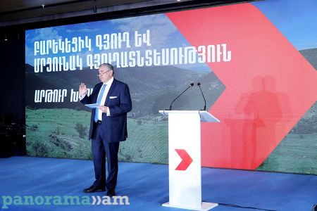"Armenia" bloc presents socio-economic section of its election program