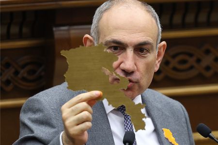 Пашинян: идеологической основой правящей партии является тезис о "реальной Армении"