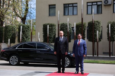 В Тбилиси прошли переговоры глав оборонных ведомства Армении и Грузии