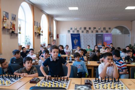 Financial Literacy Training for Young Chess Players: Idram & IDBank