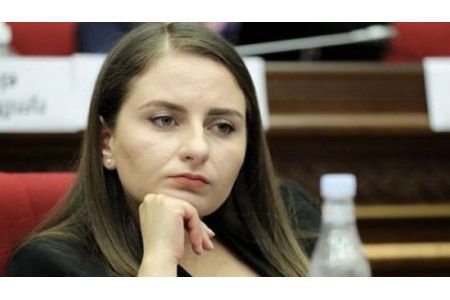 Opposition figure calls on Armenian citizens to sue premier for  slander over election bribes
