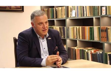 Политик: 9 судьям КС власть гарантирует зарплату в десятки миллионов драмов, а в это же время в Сюнике порядка 869 семей лишились семейного пособия