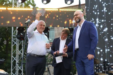 В Агараке отметили День горняка и металлурга и наградили лучших работников АММК